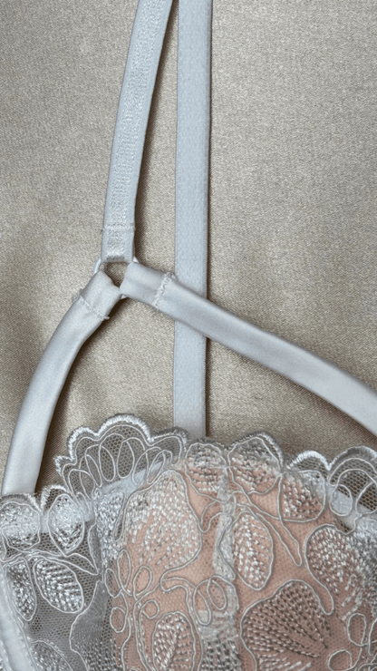 Camilia White Bra - TRÈS FOU OR SOMETHING