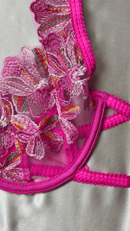 Candy Bra - TRÈS FOU OR SOMETHING