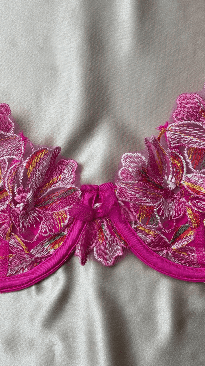 Candy Bra - TRÈS FOU OR SOMETHING