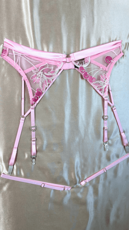 Cherry Bomb Heart Garter - TRÈS FOU OR SOMETHING
