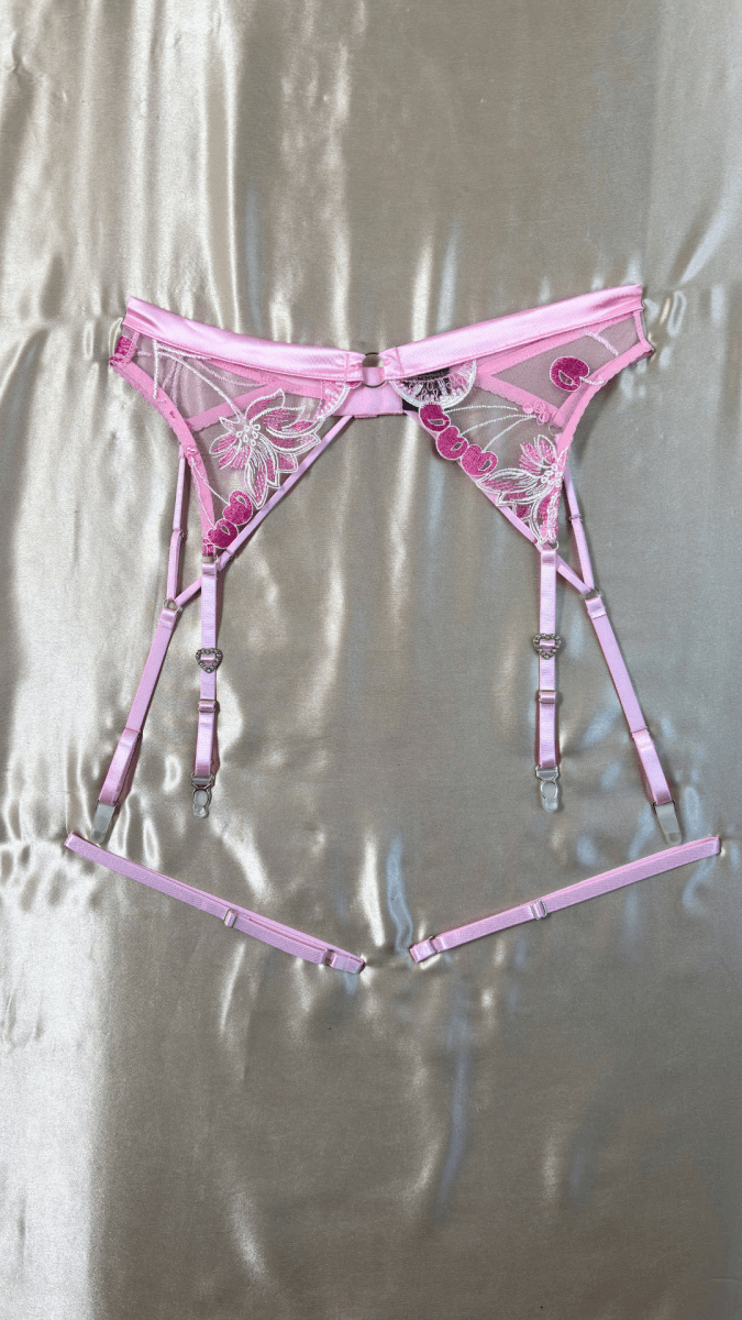 Cherry Bomb Heart Garter - TRÈS FOU OR SOMETHING