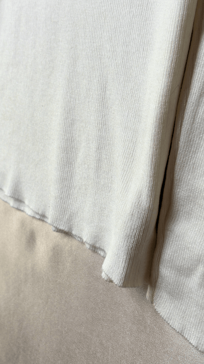 CozyComfort Fitted Long Sleeve White Turtleneck Top - TRÈS FOU OR SOMETHING