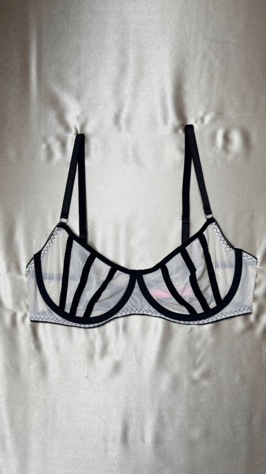 Cruella Bra - TRÈS FOU OR SOMETHING