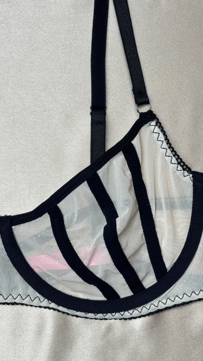 Cruella Bra - TRÈS FOU OR SOMETHING