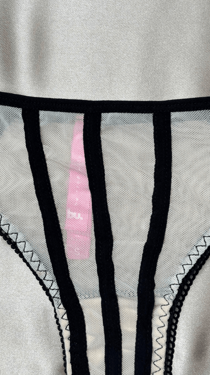 Cruella Panty - TRÈS FOU OR SOMETHING