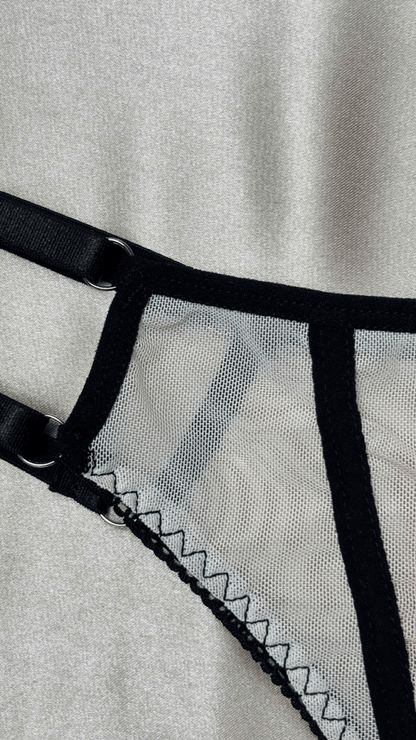 Cruella Panty - TRÈS FOU OR SOMETHING