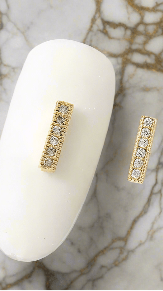 Diamond Line Gold Nail Charm - TRÈS FOU OR SOMETHING