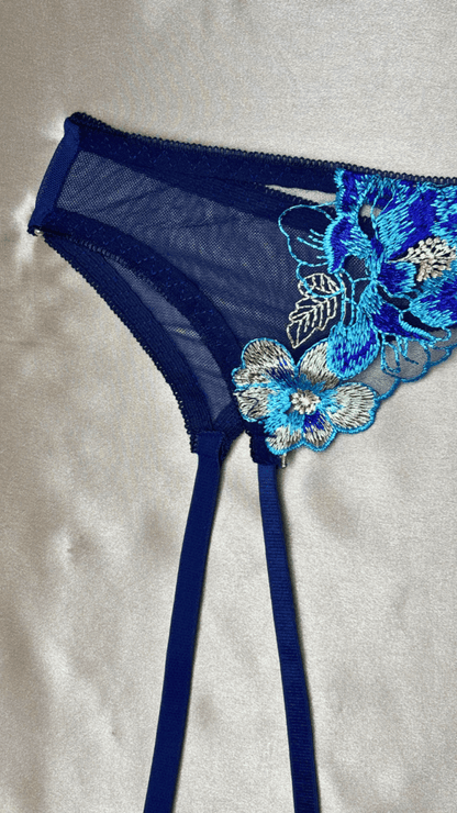 Eden Blue Garter - TRÈS FOU OR SOMETHING