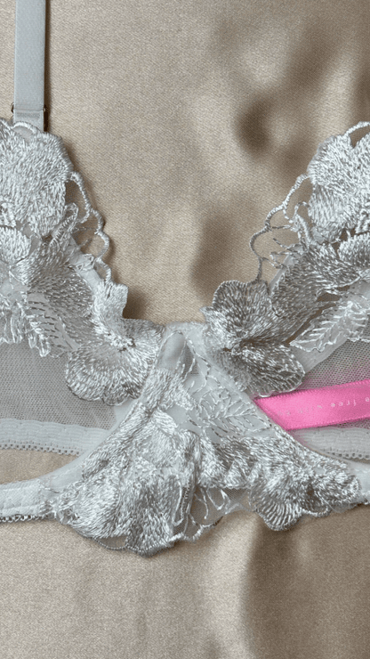 Eden White Bra - TRÈS FOU OR SOMETHING
