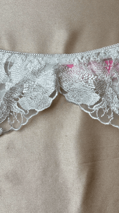 Eden White Garter - TRÈS FOU OR SOMETHING