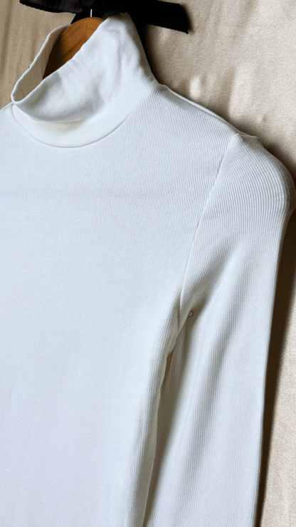 Elevated Knit Turtle Long Sleeve White Bodysuit Top - TRÈS FOU OR SOMETHING