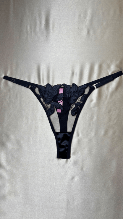 Elle Black Panty - TRÈS FOU OR SOMETHING