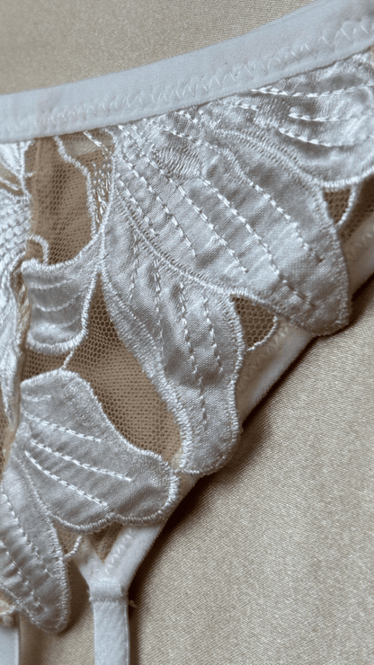 Eloise White Garter - TRÈS FOU OR SOMETHING