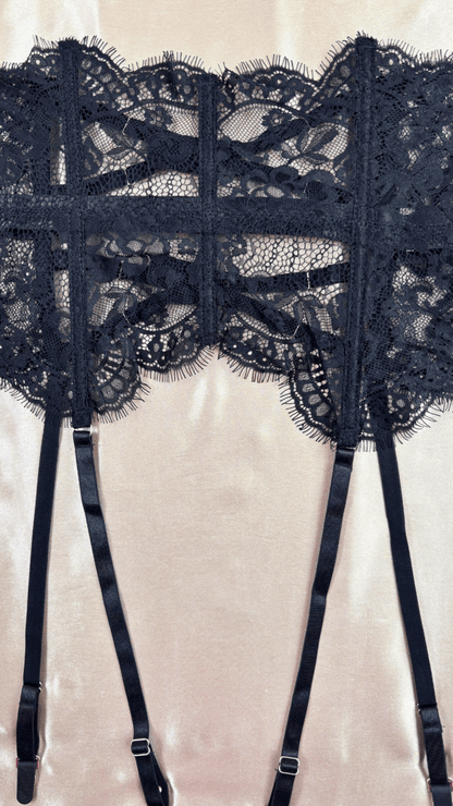 Exquisitely Wrapped in Lace Garter - TRÈS FOU OR SOMETHING