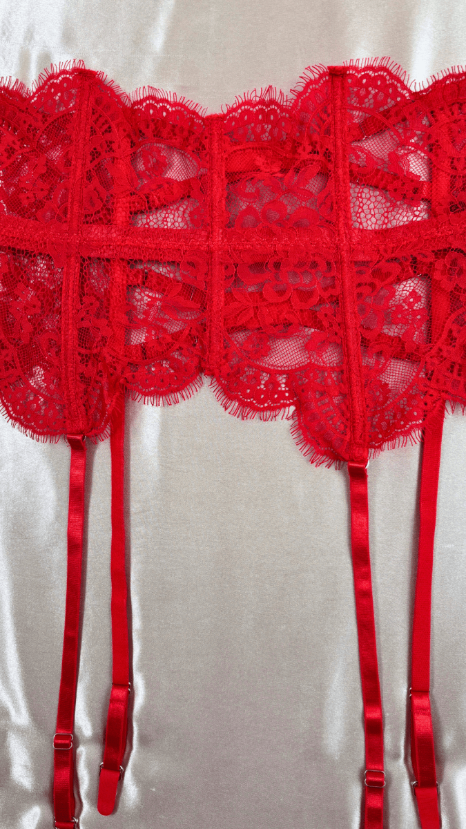 Exquisitely Wrapped in Lace Garter - TRÈS FOU OR SOMETHING