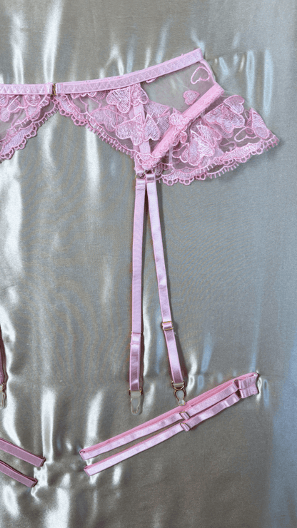 Fluttering Hearts Garter - TRÈS FOU OR SOMETHING