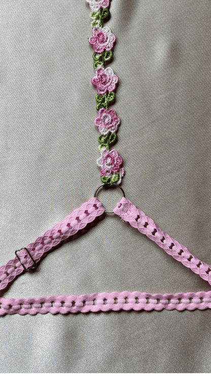 Gardenia Garter - TRÈS FOU OR SOMETHING