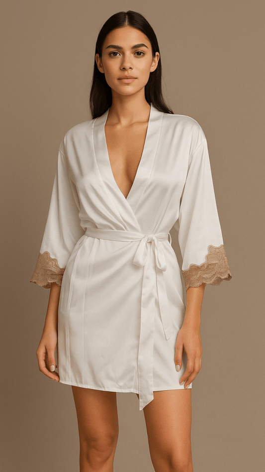 Golden Eyes White Robe - CHAMBRE 535