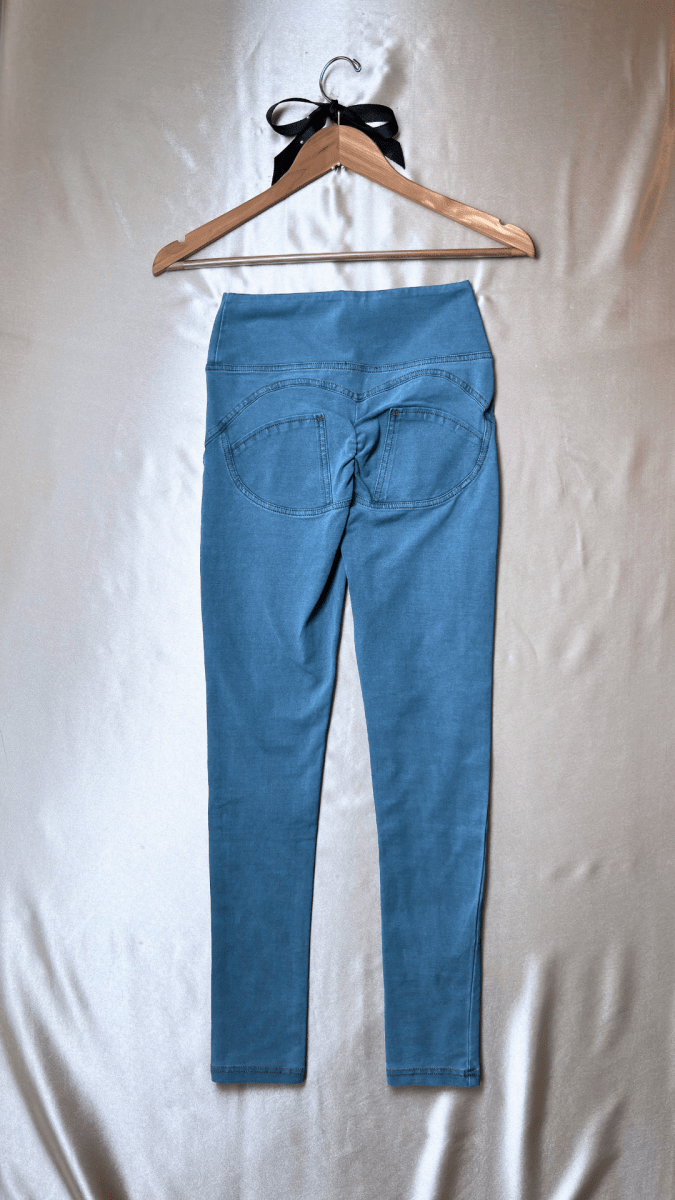 High Rise Butt Enhancer Light Blue Jeggings - TRÈS FOU OR SOMETHING
