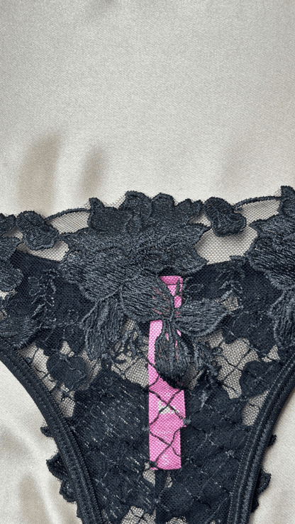Juliana Panty - TRÈS FOU OR SOMETHING