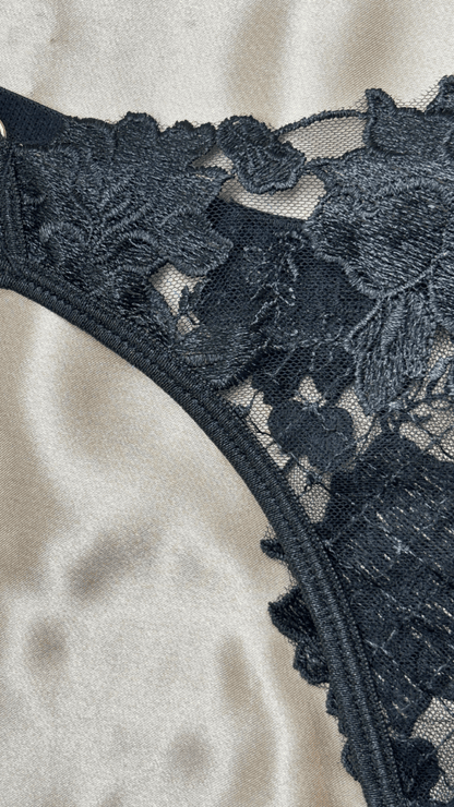 Juliana Panty - TRÈS FOU OR SOMETHING