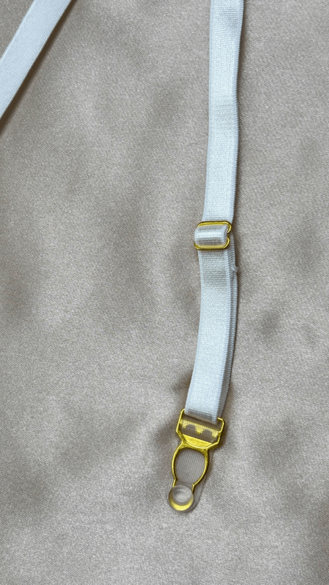 June Garter - TRÈS FOU OR SOMETHING