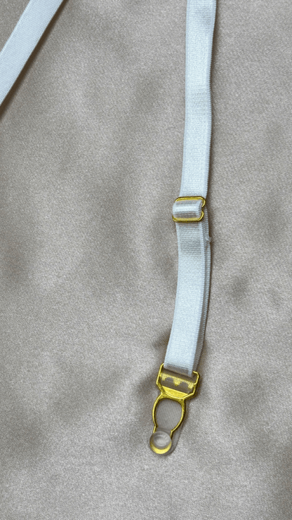 June Garter - TRÈS FOU OR SOMETHING