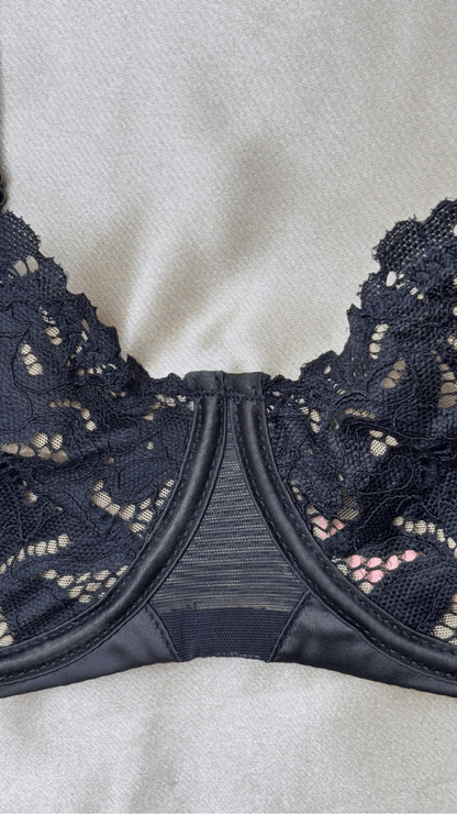Lyla Lacy Black Bra - TRÈS FOU OR SOMETHING