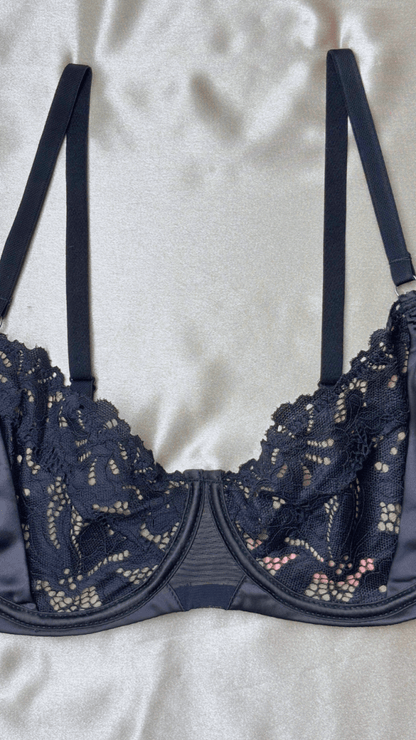 Lyla Lacy Black Bra - TRÈS FOU OR SOMETHING
