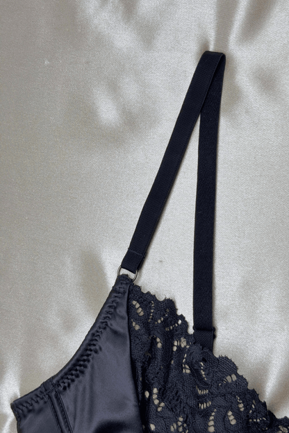 Lyla Lacy Black Bra - TRÈS FOU OR SOMETHING