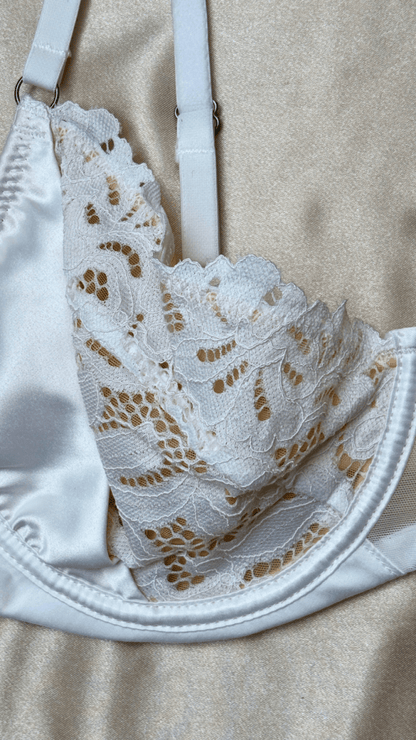 Lyla White Bra - TRÈS FOU OR SOMETHING