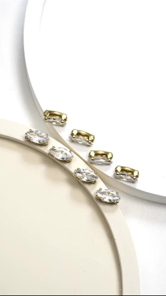 Mini Marquise Gold Nail Charm - TRÈS FOU OR SOMETHING
