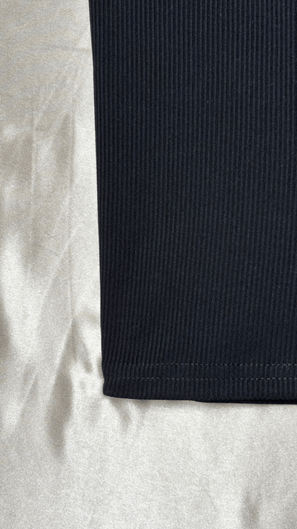 Minimal Crop Black Tank Top - TRÈS FOU OR SOMETHING