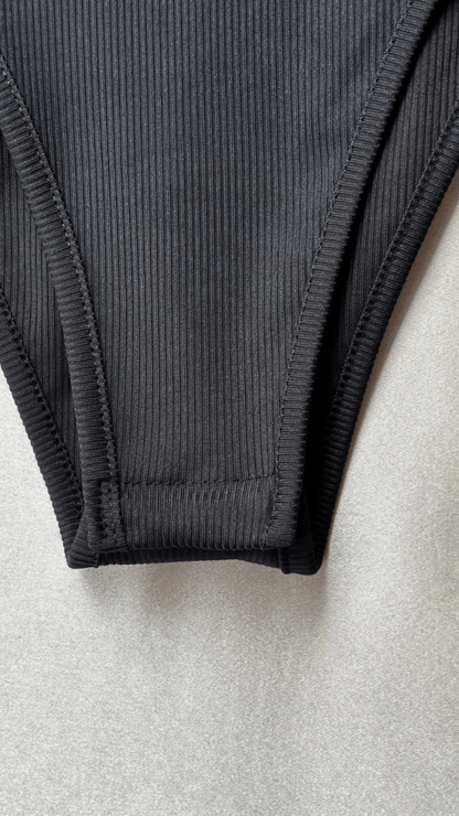 Minimal Turtle Short Sleeve Bodysuit - TRÈS FOU OR SOMETHING