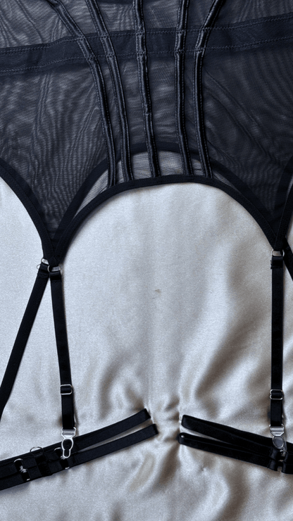 Miss Carter Bustier - TRÈS FOU OR SOMETHING