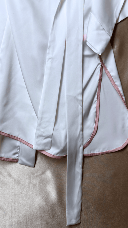 Pink Shoulders White Robe - TRÈS FOU OR SOMETHING