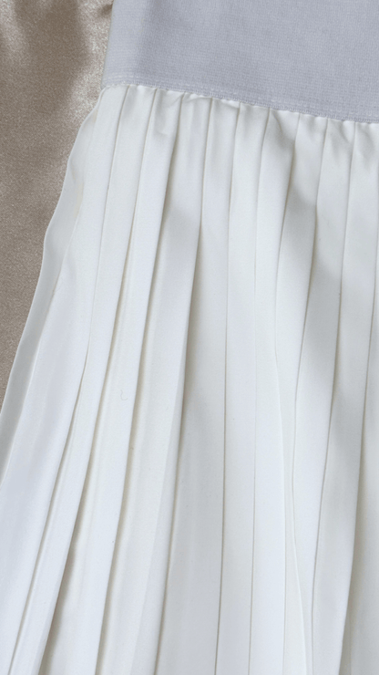 Pleated Athleisure White Skirt - TRÈS FOU OR SOMETHING