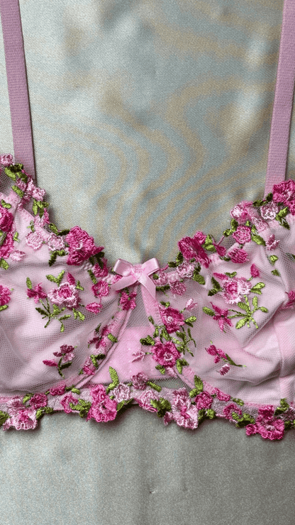 Princess Bra - TRÈS FOU OR SOMETHING