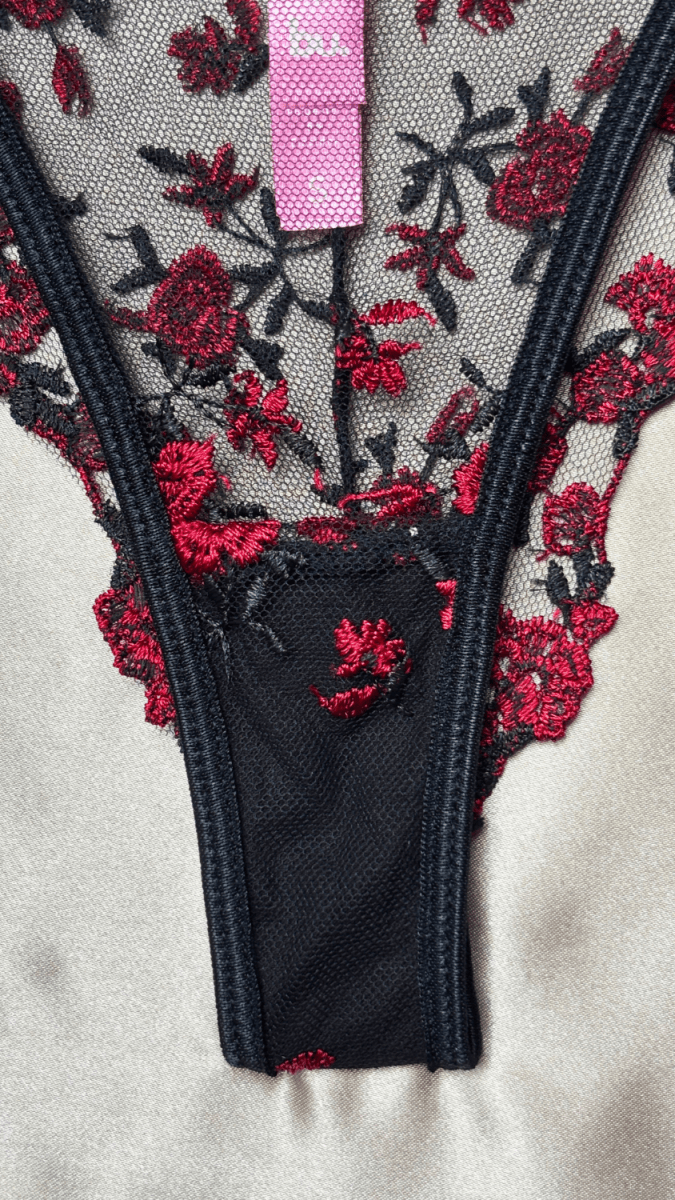 Raspberry Panty - TRÈS FOU OR SOMETHING