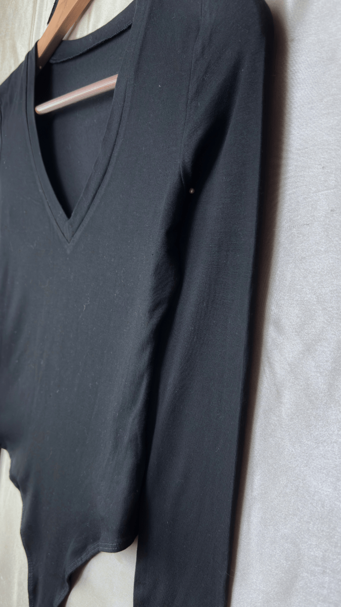 SmoothFlexi Plunge Long Sleeve Black Bodysuit - TRÈS FOU OR SOMETHING
