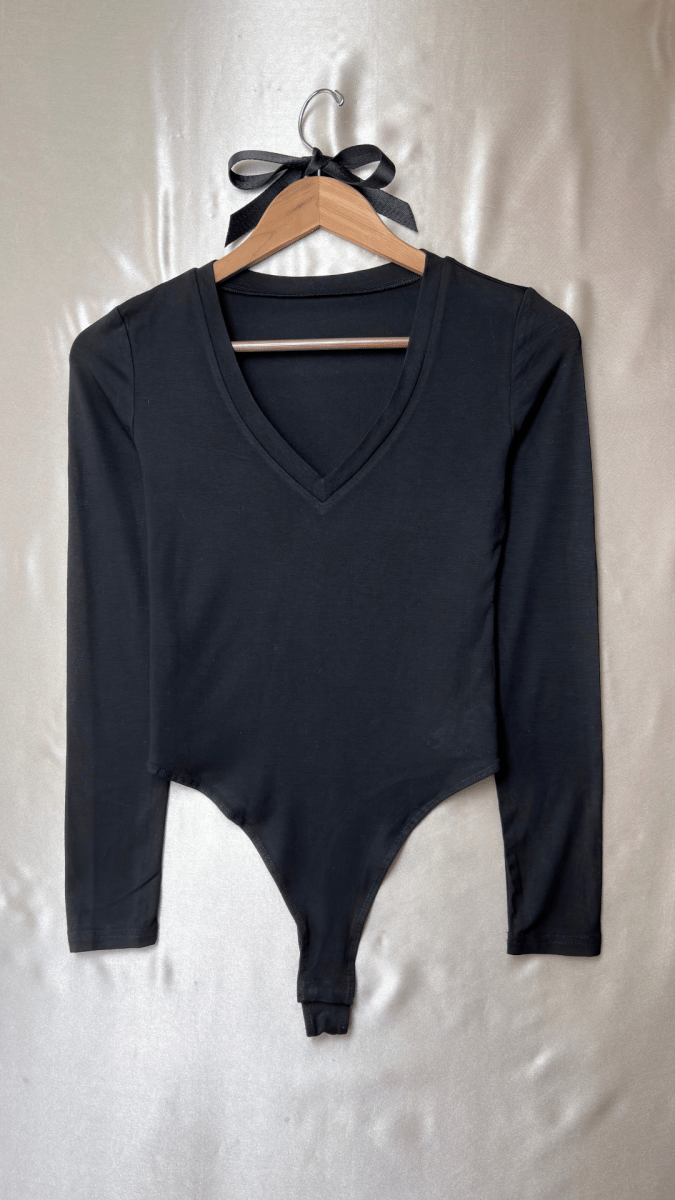 SmoothFlexi Plunge Long Sleeve Black Bodysuit - TRÈS FOU OR SOMETHING