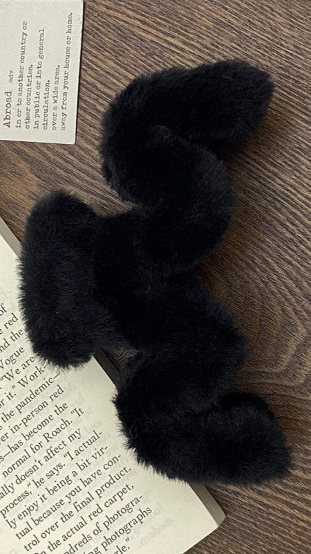 Soft Fur Hair Clip - CHAMBRE 535