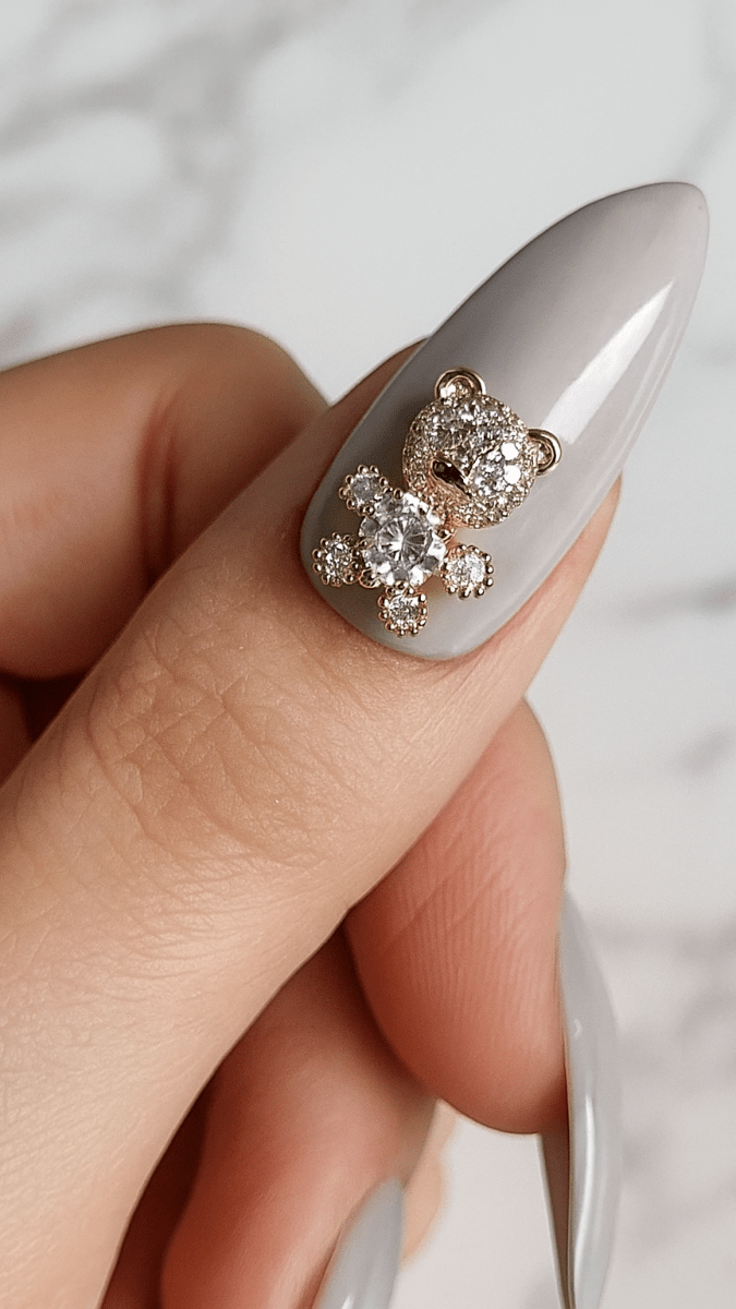 Sparkle Bear Gold Nail Charm - CHAMBRE 535