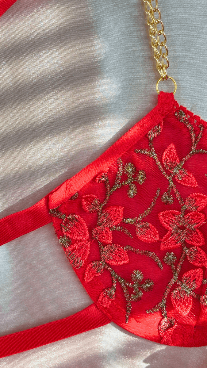 Summer's Fruit in Gold Bra - TRÈS FOU OR SOMETHING