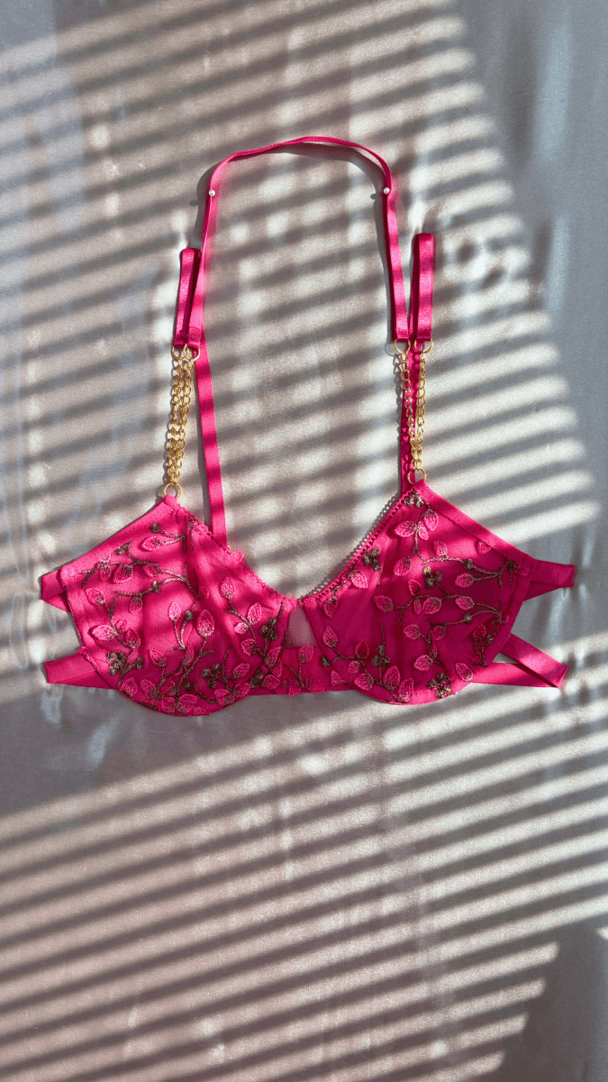 Summer's Fruit in Gold Bra - TRÈS FOU OR SOMETHING