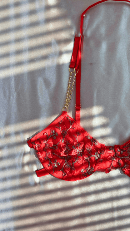 Summer's Fruit in Gold Bra - TRÈS FOU OR SOMETHING