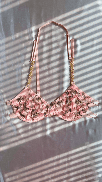 Summer's Fruit in Gold Bra - TRÈS FOU OR SOMETHING