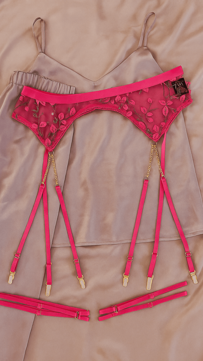 Summer's Fruit in Gold Garter - CHAMBRE 535