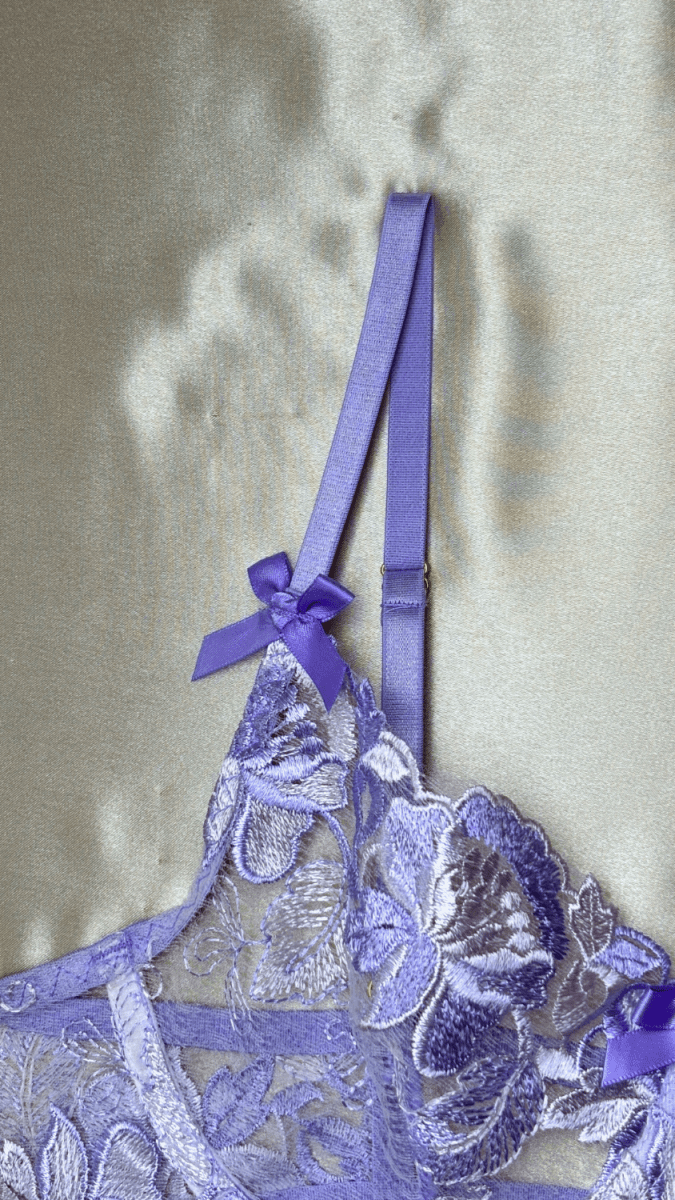 Violet Bra - TRÈS FOU OR SOMETHING