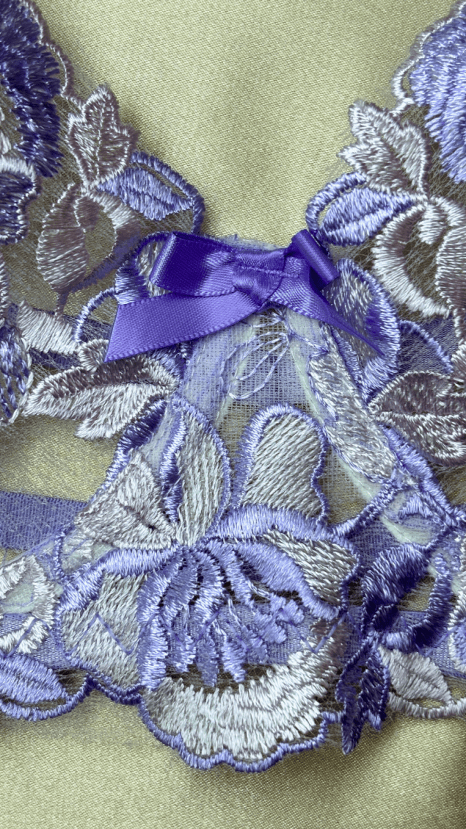 Violet Bra - TRÈS FOU OR SOMETHING
